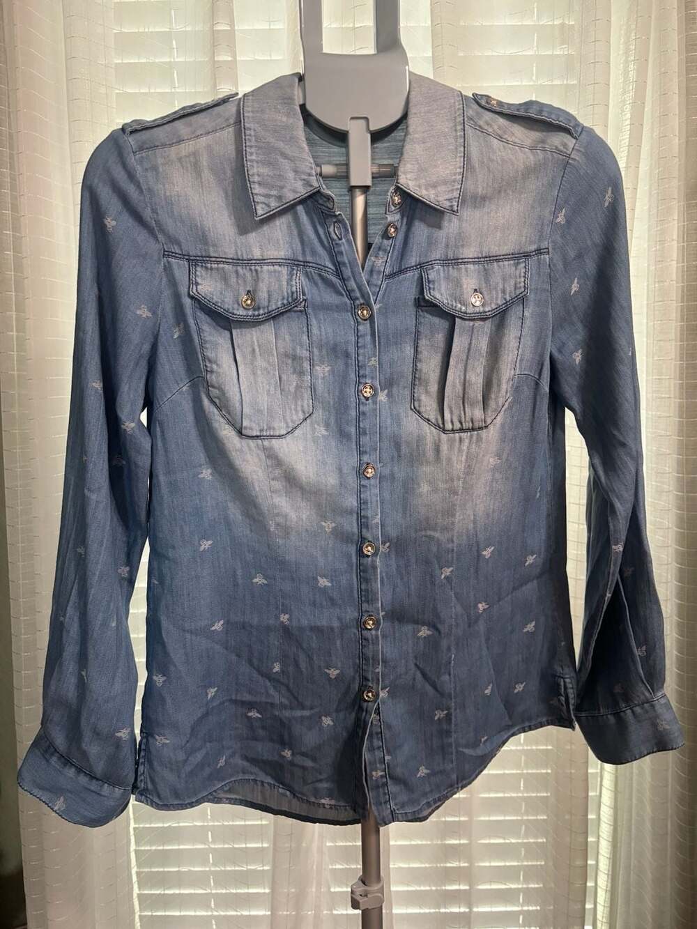 bebe Women's Bee Print Denim Button-Down Shirt Size S